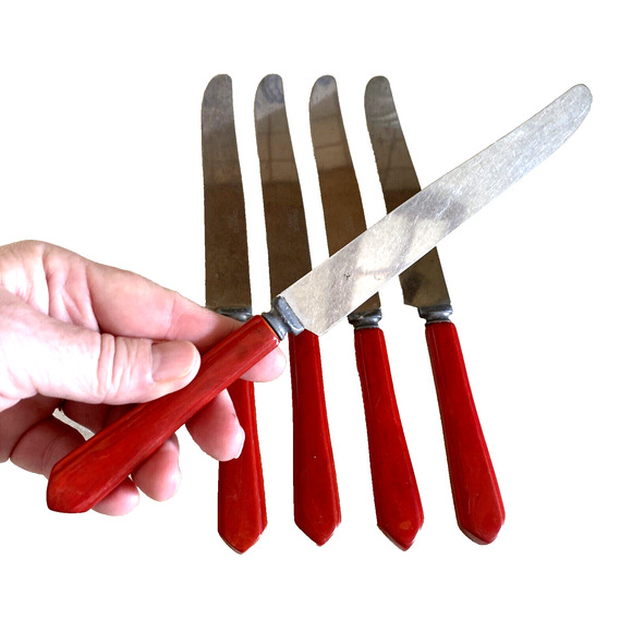 Vintage Red BAKELITE Handle Dinner Knives Set (5) Kitchen Stainless Steel Blades - Picture 7 of 9